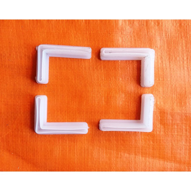 Combo 4 chân nhựa