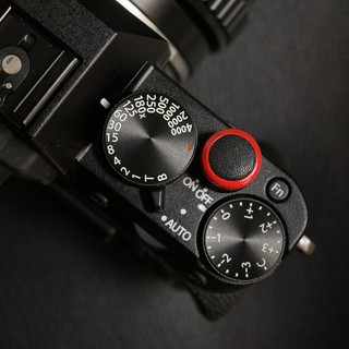 Shutter Button - Nút chụp máy ảnh chất liệu kim loại bọc da dạng ren xoáy (Đỏ-Đen)