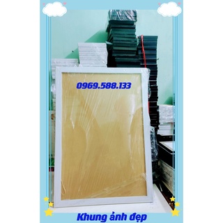 Khung ảnh cỡ 40x50cm, mặt bằng mica loại đẹp, tặng kèm đinh móc treo.