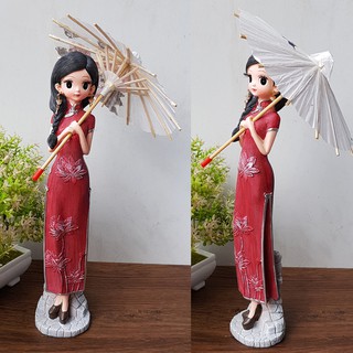 Tượng thiếu nữ mặc sườn xám cầm ô cực xinh xắn đáng yêu