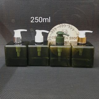 Chai nhựa vuông 250ml xanh rêu vòi ấn