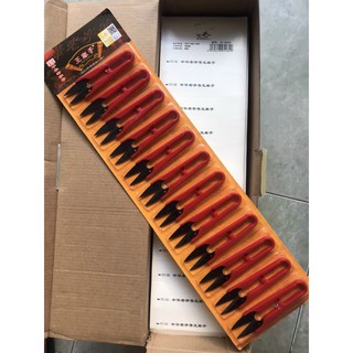 Vỉ 12 kéo bấm chỉ đỏ lưỡi đen sử dụng thép không rỉ nhấp nhẹ