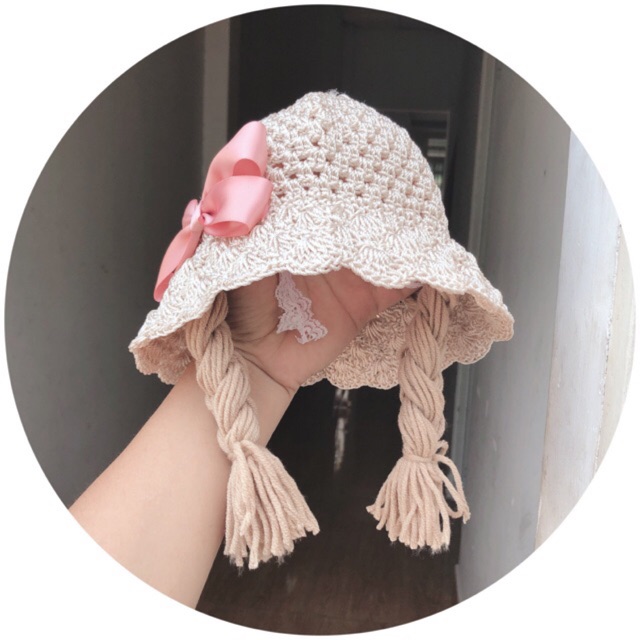 Mũ thắt bím tóc giả cho bé