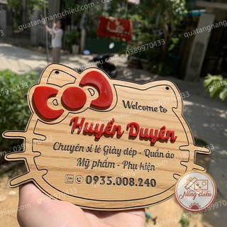 Bảng hiệu treo cửa hàng bán giày dép, phụ kiện, quần áo, chất liệu gỗ tự nhiên, khắc tia laze