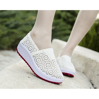 Giày slip on ren đế bánh mì S106