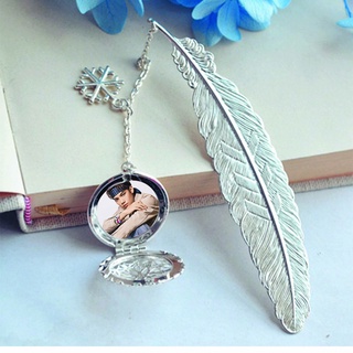 ( không kèm hộp ) Bookmark lông vũ IN HÌNH Đoàn Tinh Tinh IXFORM idol cpop gắn điệp lá kim loại mỏng