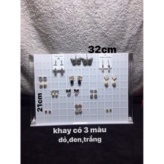 khay mica trưng  được 120 bông tai 32 x 21cm có 3 màu, đen,đỏ,trắng