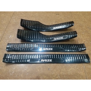 Bộ 4 ốp nẹp bước chân Trong Titan xe Toyota Raize đời 2021