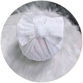 nón cho bé ( mầu trắng không họa tiết . sz 5-10kg)