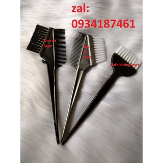Lược nhuộm tóc màu đen có lược chuyên dùng cho salon tóc