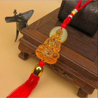 Dây treo phong thủy cầm nặng tay rất đẹp<br>Giá 30.000đ 1 cái.<br>2 cái 50k. <br>Dây treo phong thủy cầm nặng tay. Màu vàng