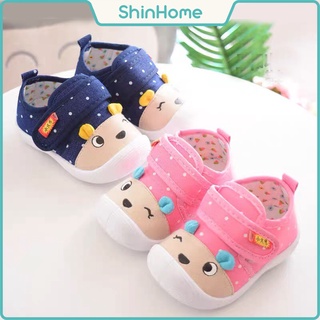 Giày trẻ em gấu chấm bi có còi GX09