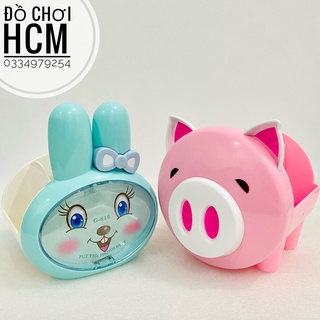 [LOẠI LỚN 4 NGĂN] Ống cắm bút để bàn chú heo con/chú thỏ con dễ thương cho bé dùng cắm viết, thước, đồ đựng bút viết