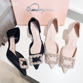 BEESHOES - GIÀY CAO GÓT BEESHOES DA NHŨ KIM TUYẾN KHUY ĐÁ VUÔNG SẴN MÀU ĐEN KEM 210654