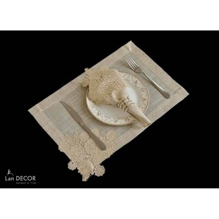 KHĂN LÓT REN THÊU HOA MÀU BE HÌNH CHỮ NHẬT (30x45cm) - TLR027