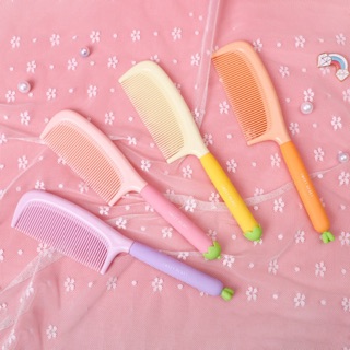 Lược Nhựa Màu Pastel Tay Cầm Cao Su DearBobo Chính Hãng