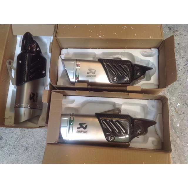 Pô akrapovic R1