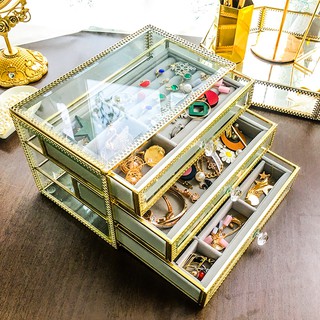Kệ đựng trang sức 3 tầng viền kim loại ren cao cấp Gold14