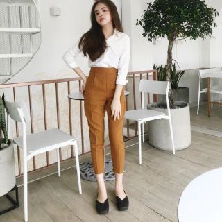 BAGGY MÀU DÁNG LỬNG KHÓA KÉO HÔNG