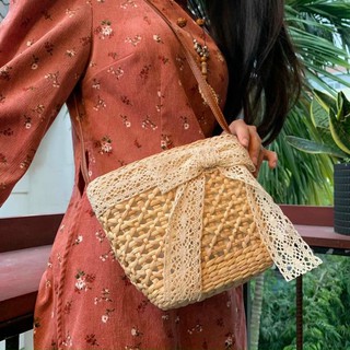 Túi cói đi biển vintage nơ ren và nơ tua rua
