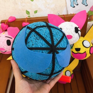 Den lồng handmade hình siêu nhân