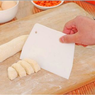 Dao cắt bột, chia bột, miếng nhựa vét bột làm bánh chuyên dụng