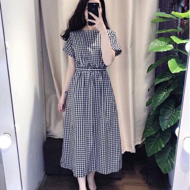 Đầm caro chiết eo