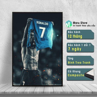 Tranh Ronaldo Cầm Áo Số 7, Dùng Trang Trí Góc Đam Mê