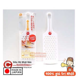 Bàn nạo, mài, nghiền củ quả INOMATA có tay cầm và chốt gắn cố định vào khay/bát đựng tiện lợi | Hàng nội địa Nhật