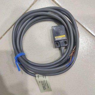 Cảm biến Omron TL-W5MB1, TL-W5MC1