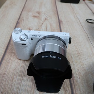 Máy ảnh Sony Nex 5R kèm lens Sigma 30f2.8 ART có wifi