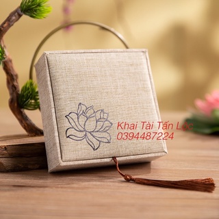Hộp gấm hoa sen đựng chuỗi , vòng phong thủy