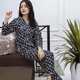 Bộ ngủ pijama tay dài quần dài nam nữ hoạ tiết LV chất kate thái có big size - Bộ ngủ nam nữ - Bộ đồ nam - Đồ ngủ nam nữ