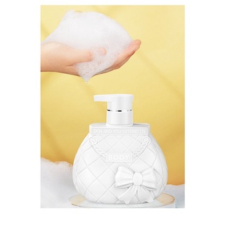_Ảnh Thật_ Sữa Tắm Body Dưỡng Thể Nơ Trắng  CUTE SKIN AND YOU GETTING US BODY 600ML Nội Địa