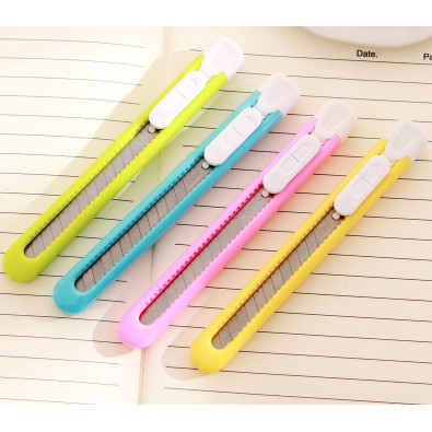Dao Rọc Giấy Deli (2 cái)