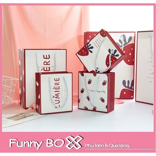 Túi đựng quà cực kỳ dày dặn, xinh xắn, form dọc đủ kích thước  33 *25*12cm, 24,5*19,5*9.5cm, 15,5*14*7cm