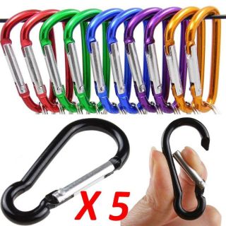 Bộ 5 chiếc móc khóa sắc màu.