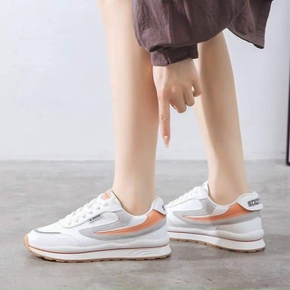 giày thể thao trắng viền hồng viền xanh