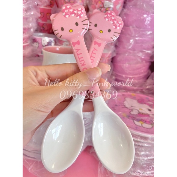 muỗng hello kitty