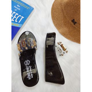 DÉP XUỒNG QUAI TRONG CHỮ XINH