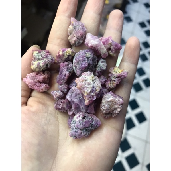 Ruby cuội vụn thanh tẩy bỏ lọ