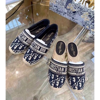 Đủ các dáng dép, slip on, dép hoạ tiết .Dior.