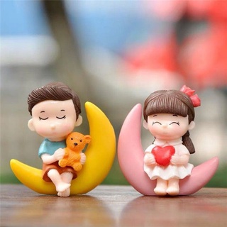 Tượng cặp đôi Tình Nhân Ngồi Cung Trăng trang trí tiểu cảnh, tượng trang trí bánh kem, phụ kiện bánh kem sinh nhật