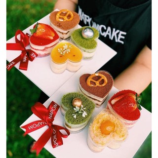 Cốc nhựa tim lớn có nắp set 10 cái. ( có nắp )
