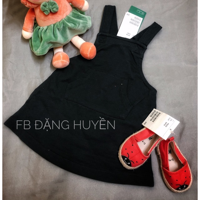 Váy yếm đen HM