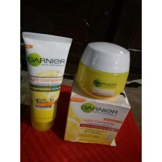 Bộ kem và sửa rửa mặt trắng da GARNIER