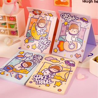 Gương gập để bàn Mua Tất họa tiết em bé phi hành gia 20cmx14.5cm (muatatshop)