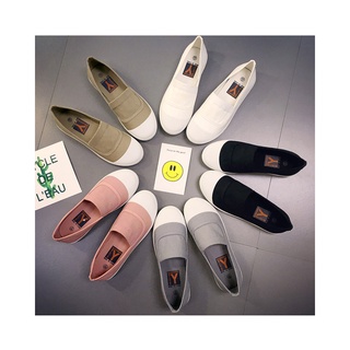 giày lười nữ chất liệu vải cao cấp không phai màu , không ố vàng . Hàng có sẵn đủ size 36-40