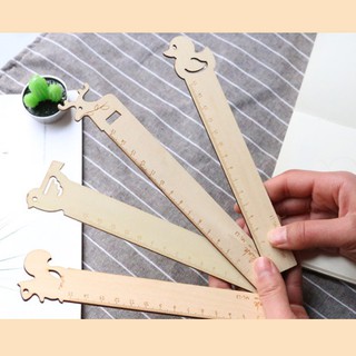HCM - Thước gỗ hình thú mộc mạc thiên nhiên