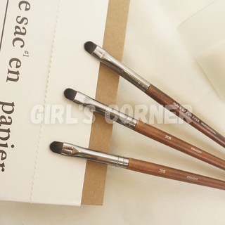 Cọ mí mắt Make Up For Ever 208